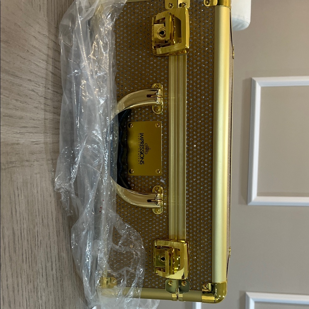 Impressions Gold Cosmetic Case